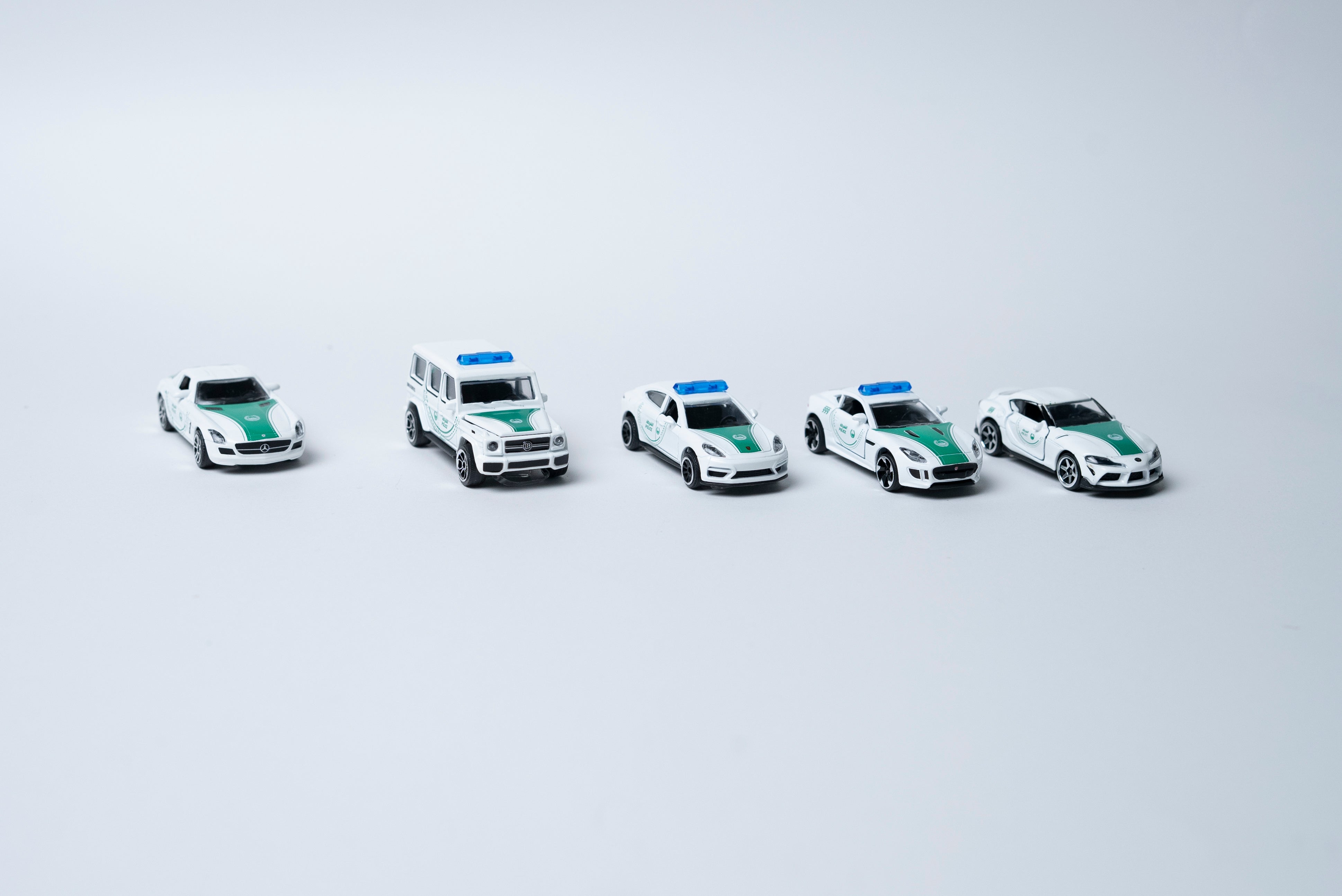 Dubai Police Car 5 Pieces Giftpack - V2