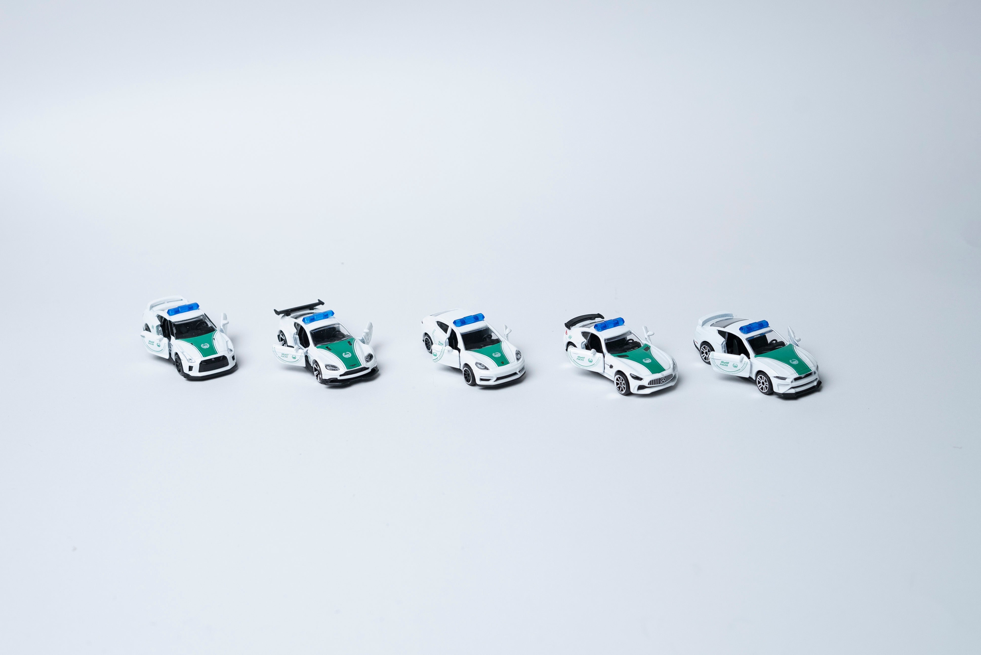 Dubai Police Car 5 Pieces Giftpack - V1